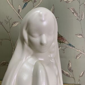 Royal Haeger Praying Madonna Planter Virgin Mother Mary Ivory White 9" VTG
